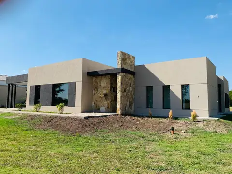 Casa en Venta en La Elina, USD 298.000