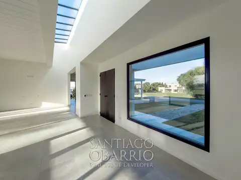 Casa en Alquiler de 332m² Totales en Everlinks golf & Country de Lujan con Vista al Golf 100