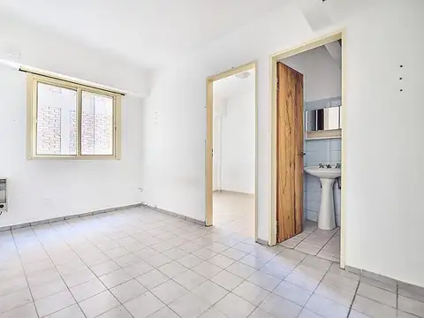 2 ambientes muy luminosos en Flores