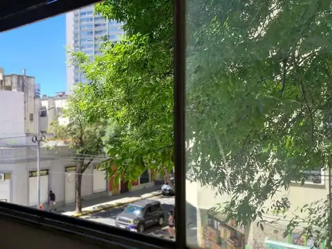 VENTA DEPTO 2 AMBIENTES SAN TELMO  1° POR ESCALERA