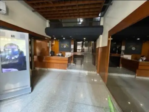 ÚNICO INMUEBLE DE 2.642 m2 EN ZONA COMERCIAL EN EL CORAZON DE MONSERRAT