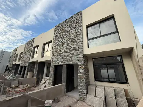 Duplex 3 amb a Estrenar - Cochera y entrada independiente
