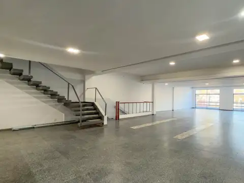 Salon en alquiler - Quilmes oeste.
