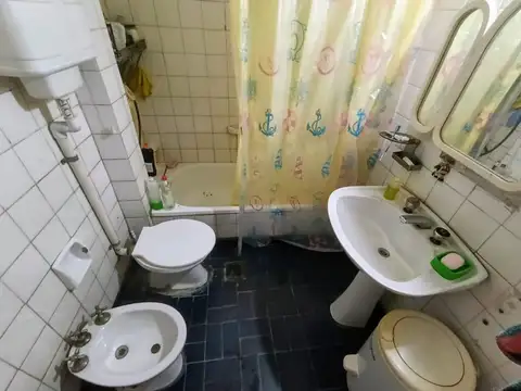 VENTA CASA 4 AMBIENTES V. CELINA CERCA MDO CENTRAL