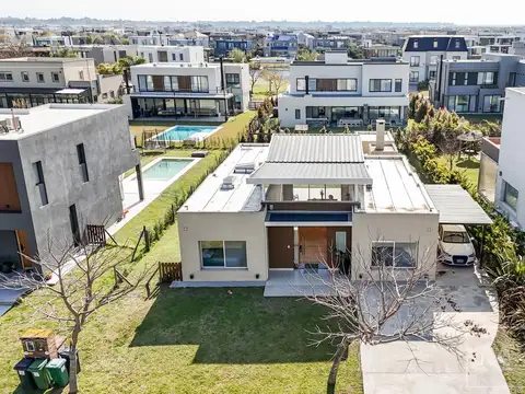 Casa en venta con renta  Barrio Vistas Puertos
