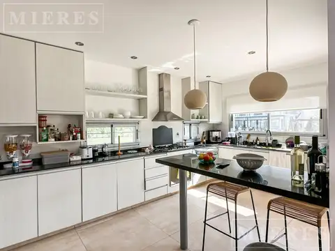 Casa en venta con renta  Barrio Vistas Puertos