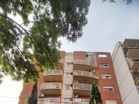 Vicente López - Impecable departamento de 2 ambientes con Cochera cubierta!