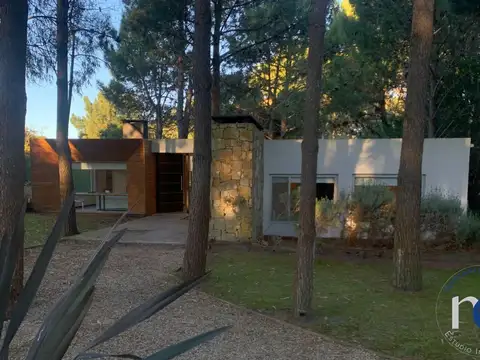 Casa en Venta 3 Dormitorios en Costa Esmeralda Barrio Deportivo Barrio Privado