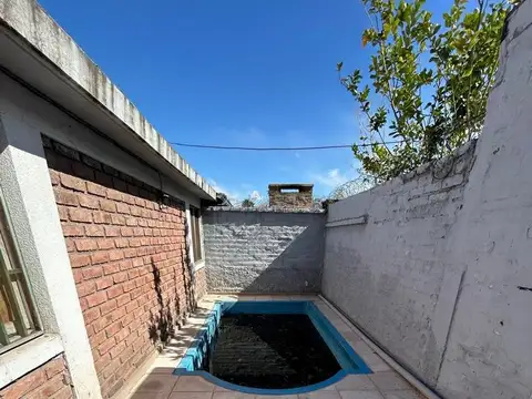 Casa 3 ambientes con 2 baños
