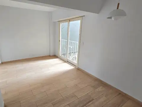 Departamento en Alquiler en Florida Mitre/Este, $ 880.000