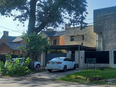 CASA EN VENTA 3 DORMITORIOS FISHERTON