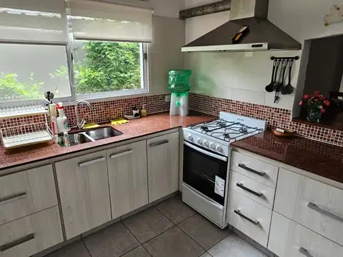 Casa 3 ambientes con 2 baños