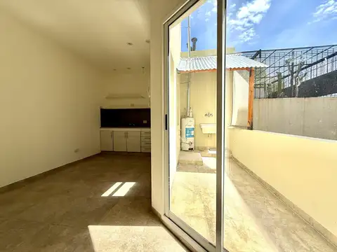 Depto Tipo Casa 2 ambientes con 2 baños