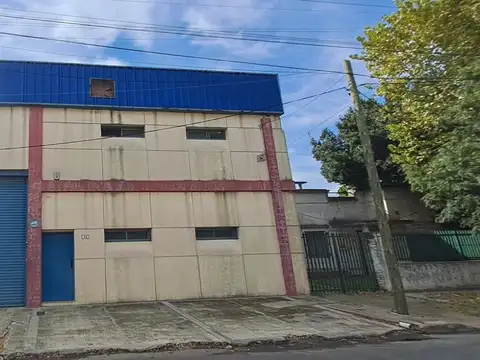Excelente GALPON 850m2 Cub - ZONA INDUSTRIAL -
