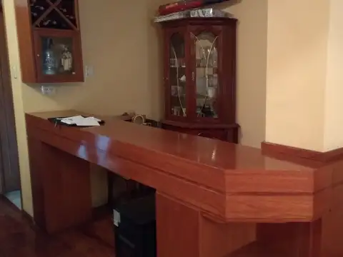 Casa 6 ambientes con 4 baños