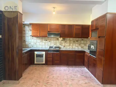 Casa en venta - Camino Centenario e/ 462 y 464