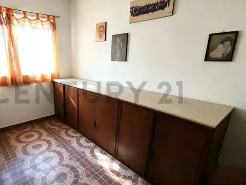 Venta PH a Refaccionar con Amplio Patio y 3 Dormitorios – Villa Luro
