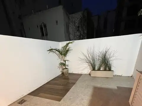 Depto 1 amb con patio