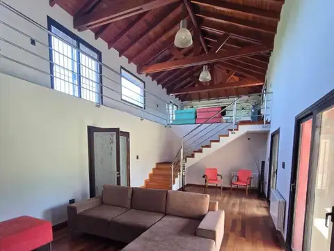 Casa 5 ambientes con 4 baños