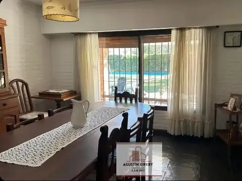 Casa en Venta con 1 cochera