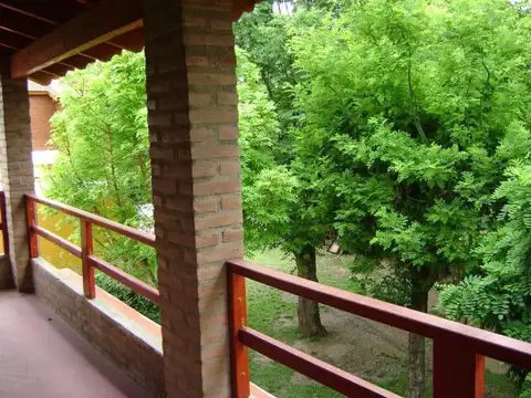 Casa 3 ambientes con 2 baños