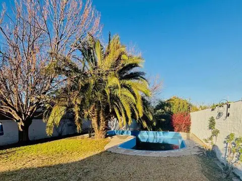 Casa en Venta con 2 cocheras