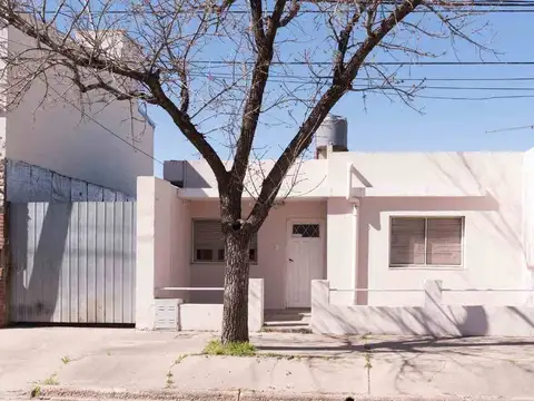 EN VENTA: OPORTUNIDAD INVERSIÓN: CASA + COCHERAS