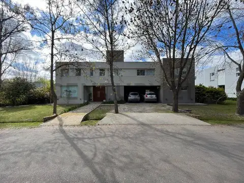 CASA EN VENTA EN GRAND BELL I