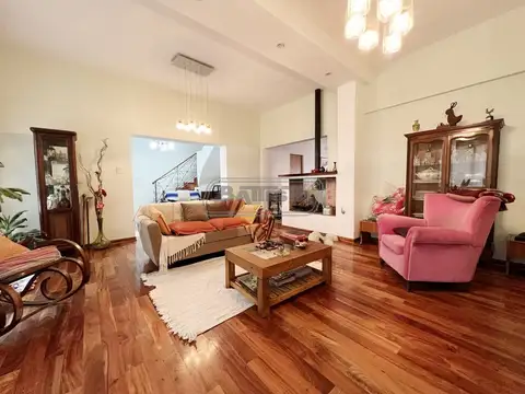 Casa en Venta en Villa Sarmiento, USD 235.000