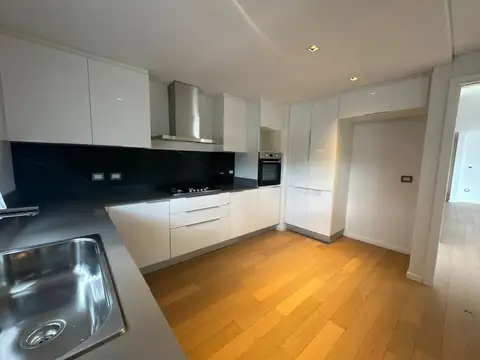 Departamento en Venta con 3 cocheras