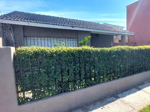 CASA EN VENTA DE 4 AMB EN TRONCOS DEL TALAR TIGRE