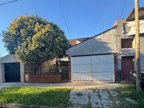 CASA DE 5 AMB EN DOS PLANTAS SOBRE LOTE DE 8.66X26.42 en VENTA EN VILLA LYNCH
