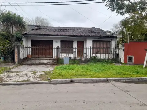 CASA  3 AMBIENTES