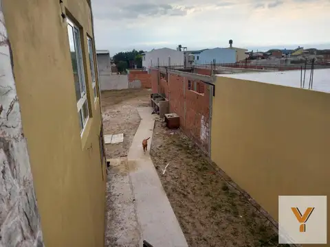 Oficina 8 ambientes con 7 baños