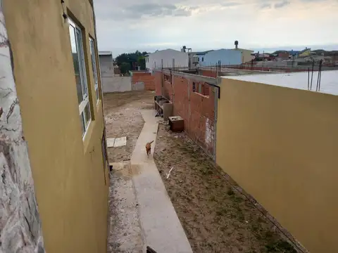 Oficina 8 ambientes con 7 baños