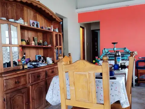 Casa 5 ambientes con 1 baño