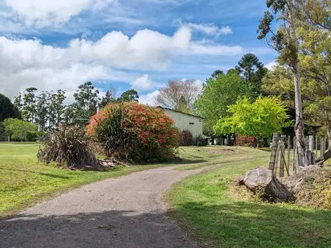 CHACRA 7 HAS CON ESPECTACLUAR CASCO SOBRE RUTA