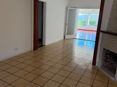 VENTA CHALET MARPLATENSE EN LOS TRONCOS!
