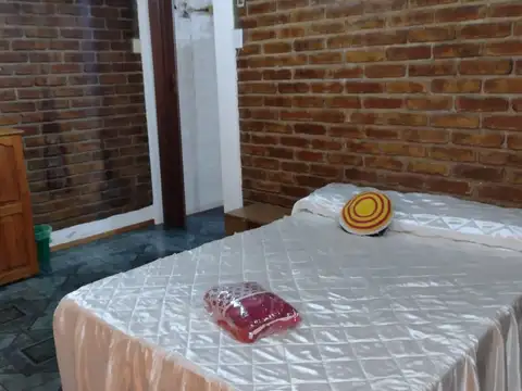 Casa 5 ambientes con 1 baño