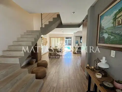 Casa 5 ambientes con 4 baños