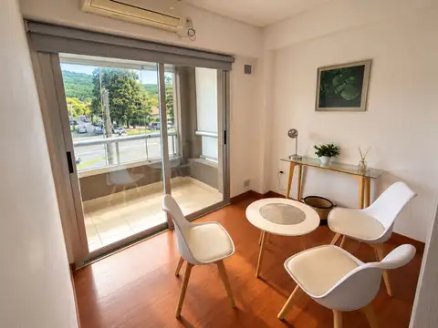 Tres Cerritos. Av. Reyes Católicos 1400