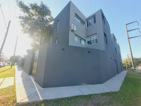 DEPARTAMENTO EN VENTA  3 AMBIENTES CON PARQUE Y PARRILLA