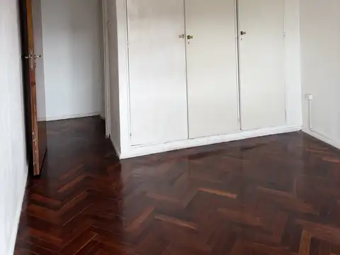 HERMOSO 3 AMB. SOBRE AV. MAIPU FRENTE APTO PROFESIONAL