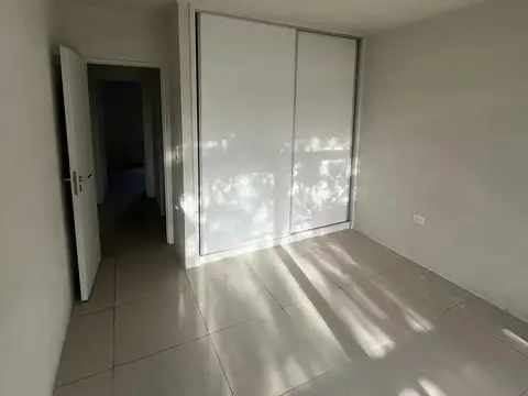 Departamento de 3 ambientes con cochera en pleno centro de M