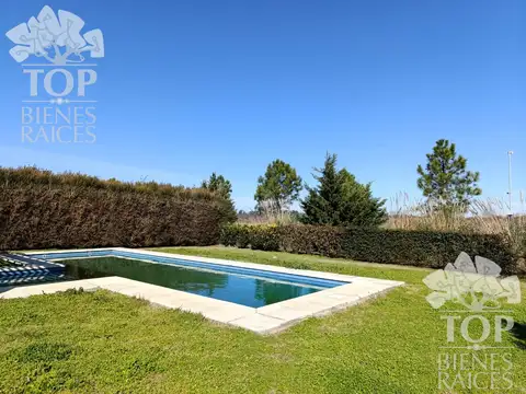 Casa en Alquiler con 1 cochera