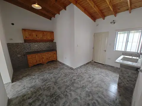 Casa en Alquiler con 1 cochera