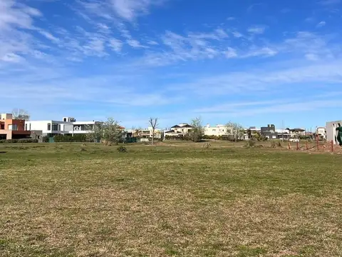 Terreno en Venta 32  mts Fondo