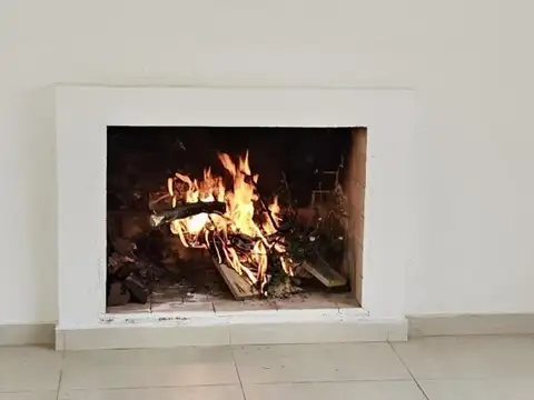 Casa en Alquiler con 9 cocheras