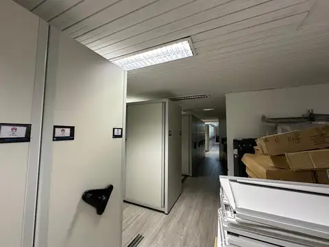 Oficina en venta con renta 4% anual - Retiro - 200m2