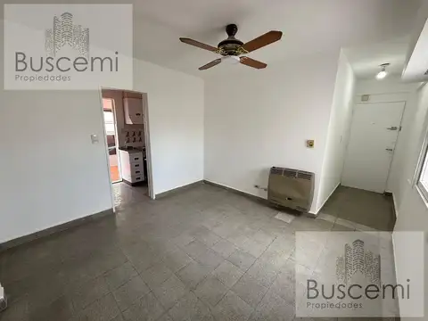 Departamento en  Alquiler 2 ambientes con terraza propia.